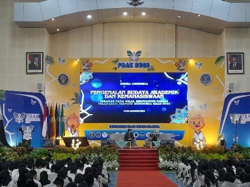 Andovi da Lopez Ajak Mahasiswa Baru UIN Salatiga Kritis dan Berintegritas